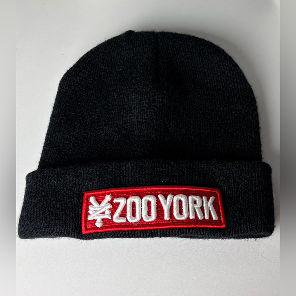 ZooYork Black & Red Logo Acrylic Toque